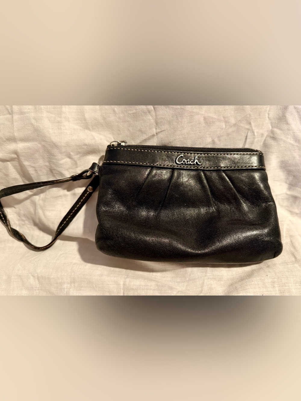 #Y2K Coach Black Leather Pleated Wristlet with Silver Logo